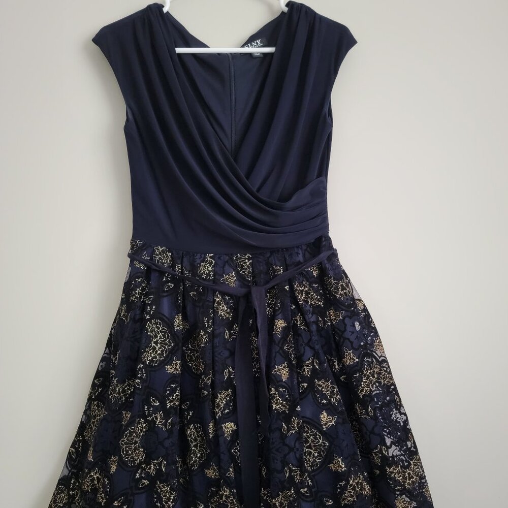 SLNY Navy & Gold Fit & Flare V-neck Cocktail Party Dress